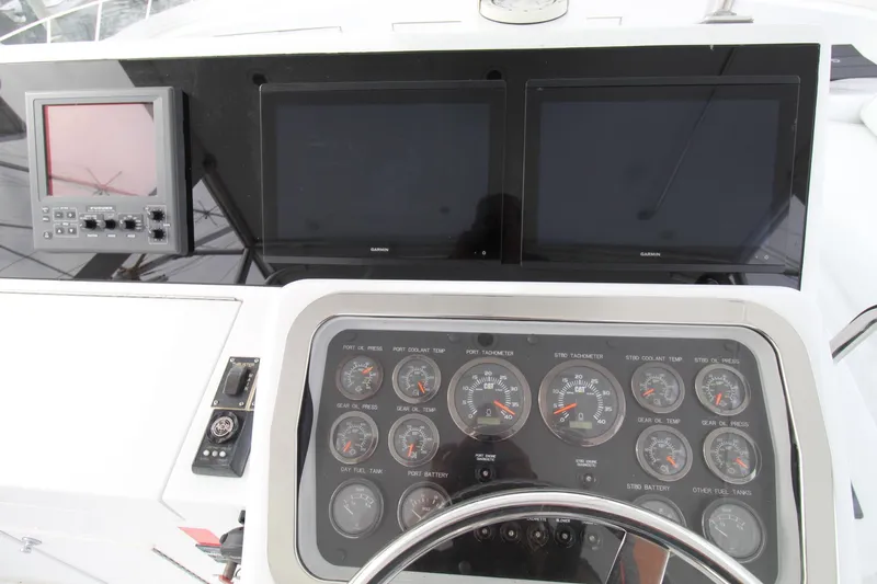 Slide: The Image of Hatteras 50 Convertible 2005 - 51