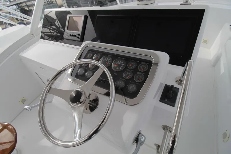 Slide: The Image of Hatteras 50 Convertible 2005 - 53