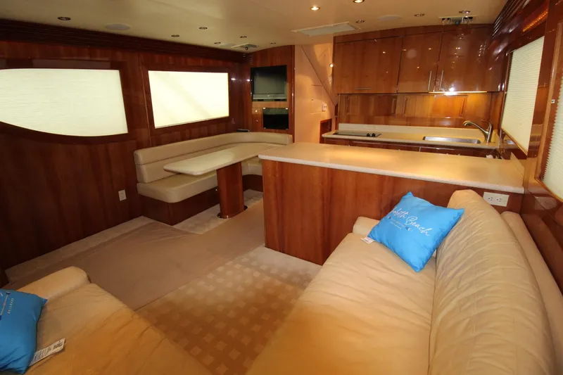 Slide: The Image of Hatteras 50 Convertible 2005 - 61