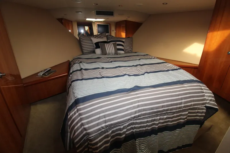 Slide: The Image of Hatteras 50 Convertible 2005 - 77