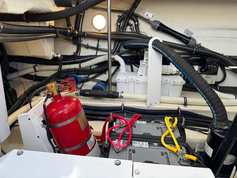 Slide: The Image of Formula 350 Crossover Bowrider 2023 - 50