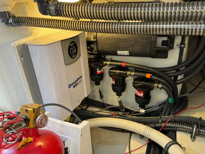 Slide: The Image of Formula 350 Crossover Bowrider 2023 - 51