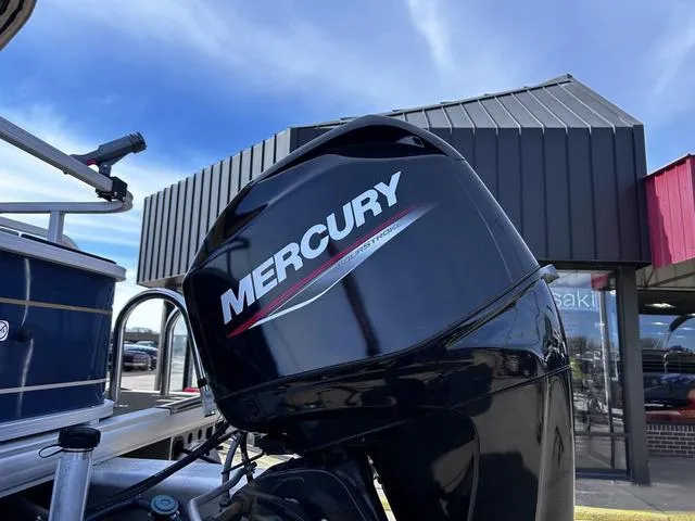 Slide: The Image of Mercury outboard motor on 2023 Sun Tracker BASS BUGGY® 18 DLX pontoon boat. - 6