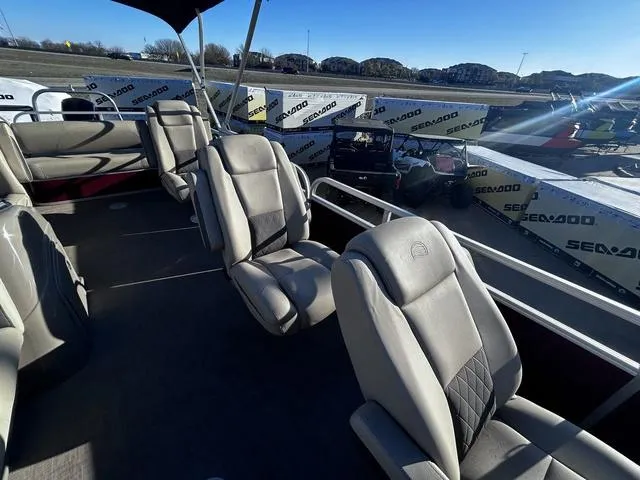 Slide: The Image of Sun Tracker Party Barge 24 DLX 2022 - 13