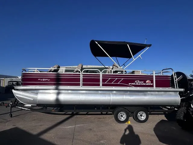 Slide: The Image of Sun Tracker Party Barge 24 DLX 2022 - 3