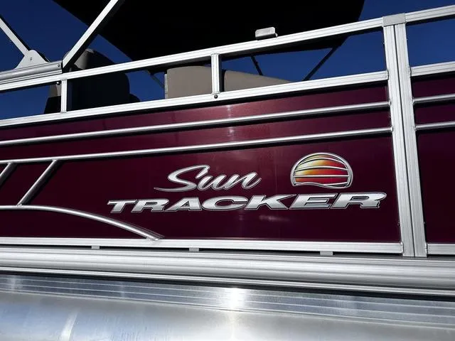 Slide: The Image of Sun Tracker Party Barge 24 DLX 2022 - 4