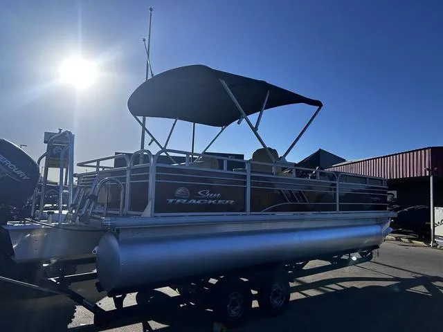 Slide: The Image of Sun Tracker Party Barge 24 DLX 2022 - 7