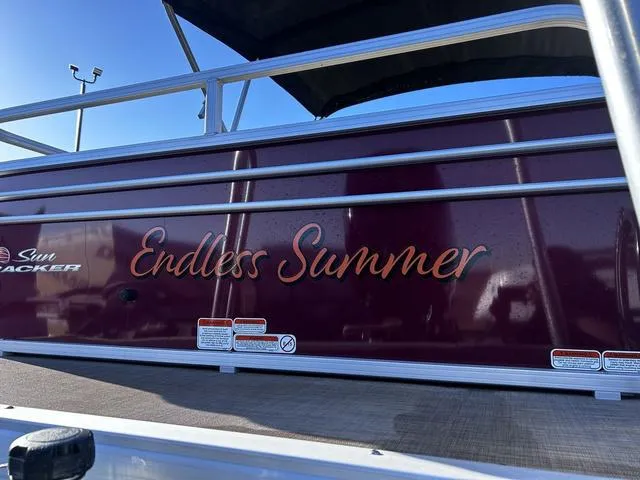 Slide: The Image of Sun Tracker Party Barge 24 DLX 2022 - 8