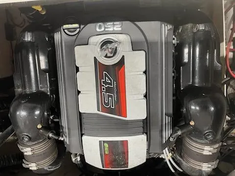 Slide: The Image of 2017 Hurricane SS202 engine, 4.5L V6, close-up view. - 23