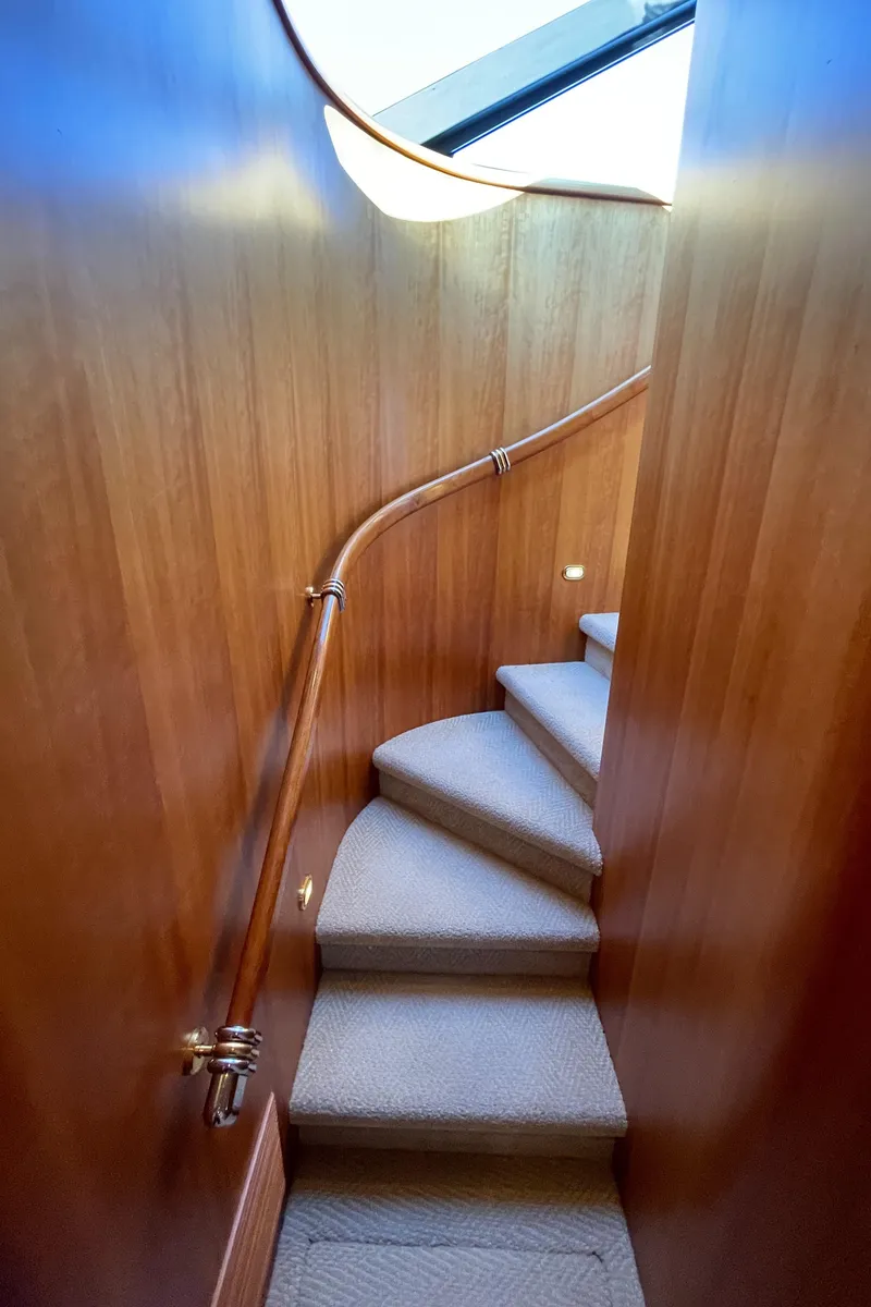 Slide: The Image of PH to foyer stairs - 31