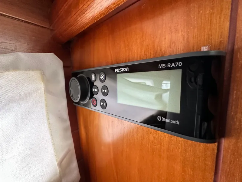 Slide: The Image of Beneteau 411 2002 - 56