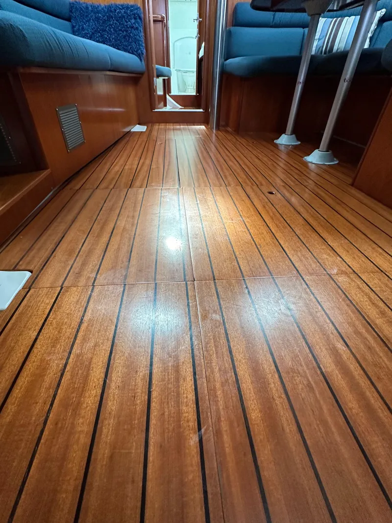 Slide: The Image of Beneteau 411 2002 - 91