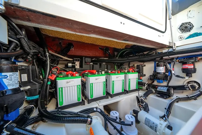 Slide: The Image of Engine compartment - 33