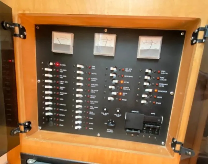 Slide: The Image of Electrical control panel on a 2000 Dawson Yachts 33 EXPRESS boat. - 17
