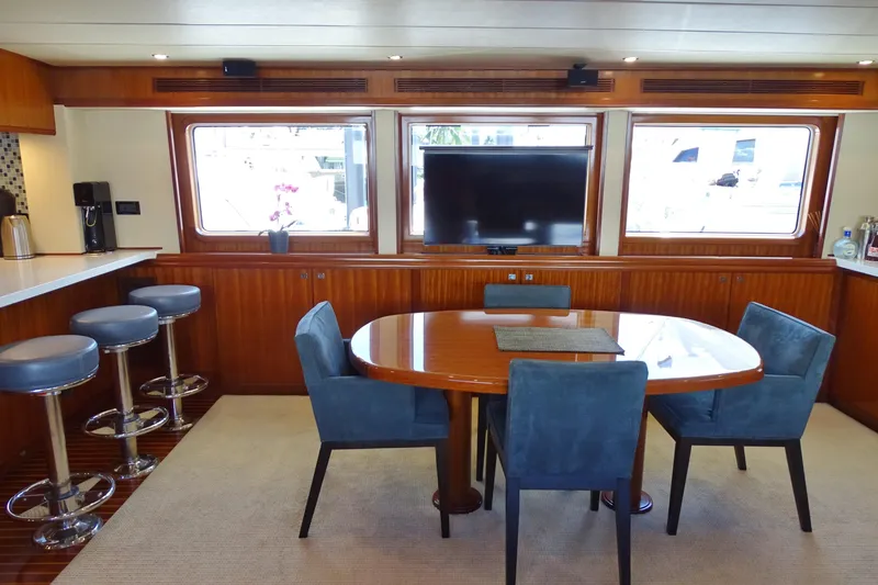 Slide: The Image of Dinette/pop up TV - 10