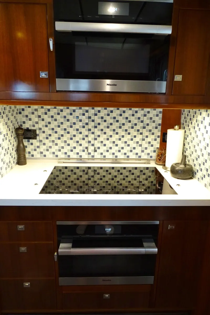 Slide: The Image of Cooktop - 16