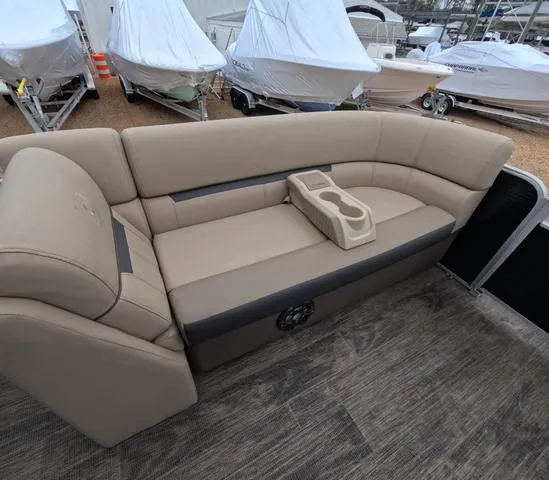 Slide: The Image of Sweetwater SW 2286 SFL 2022 - 11