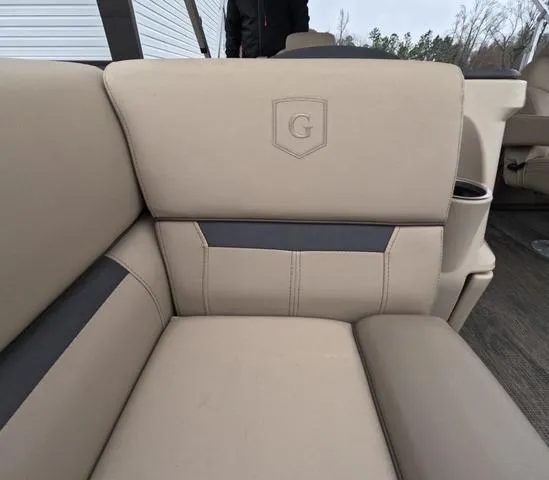 Slide: The Image of Sweetwater SW 2286 SFL 2022 - 13