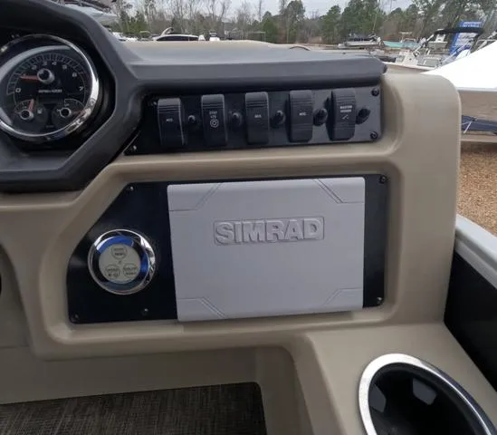 Slide: The Image of Sweetwater SW 2286 SFL 2022 - 22