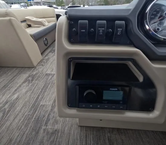 Slide: The Image of Sweetwater SW 2286 SFL 2022 - 23