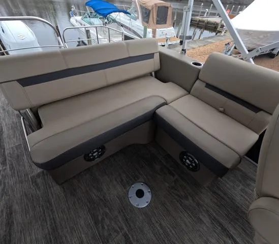 Slide: The Image of Sweetwater SW 2286 SFL 2022 - 27