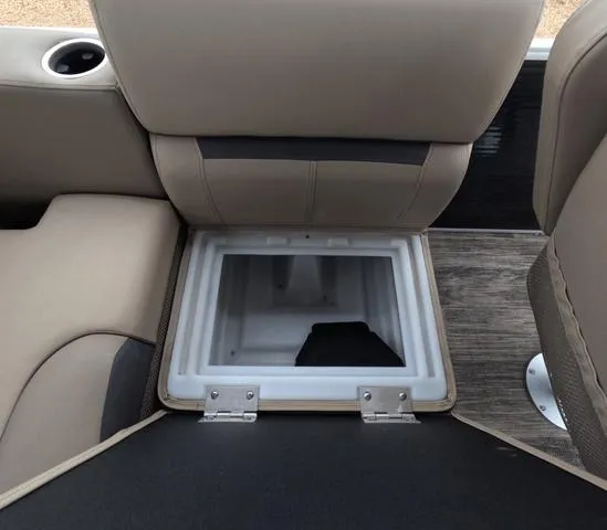 Slide: The Image of Sweetwater SW 2286 SFL 2022 - 28