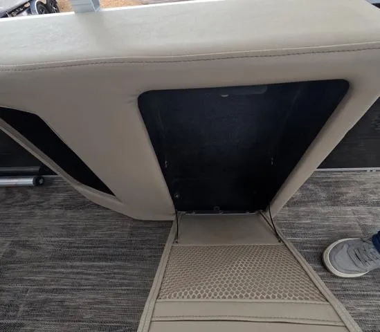 Slide: The Image of Sweetwater SW 2286 SFL 2022 - 32