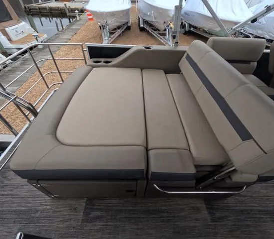 Slide: The Image of Sweetwater SW 2286 SFL 2022 - 33