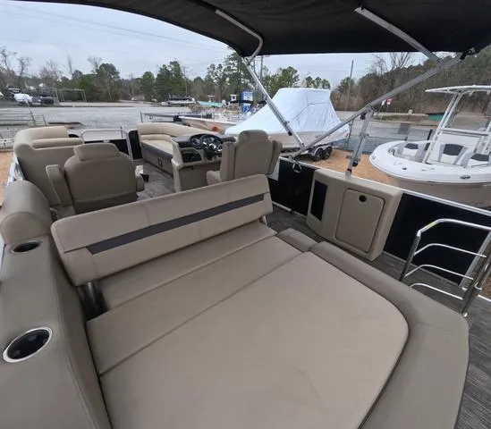 Slide: The Image of Sweetwater SW 2286 SFL 2022 - 36