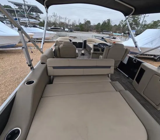 Slide: The Image of Sweetwater SW 2286 SFL 2022 - 37