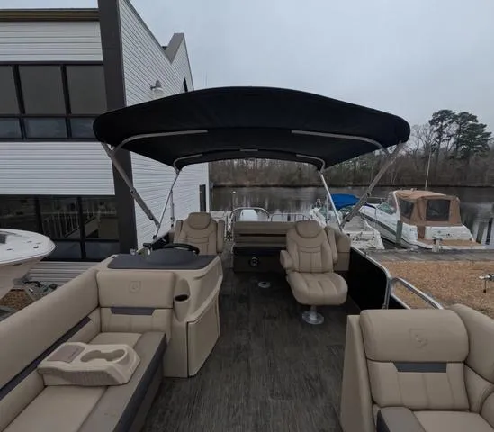 Slide: The Image of Sweetwater SW 2286 SFL 2022 - 42