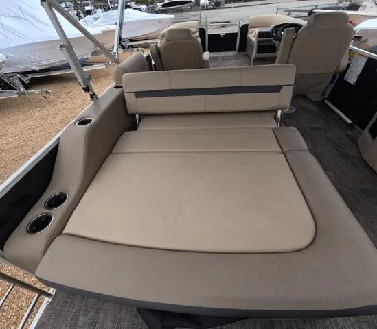 Slide: The Image of Sweetwater SW 2286 SFL 2022 - 47