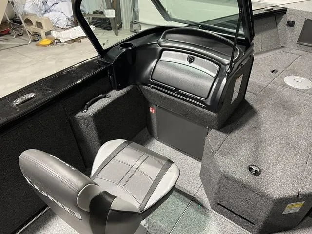 Slide: The Image of Lund 2075 Fisherman Sport 2025 - 10