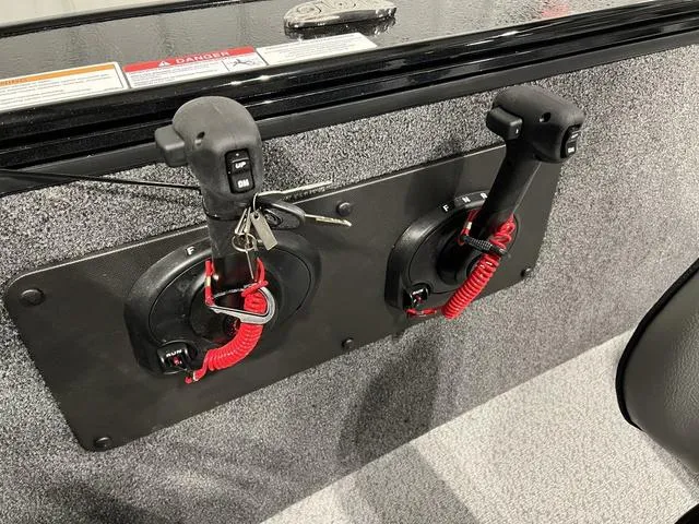 Slide: The Image of Lund 2075 Fisherman Sport 2025 - 14