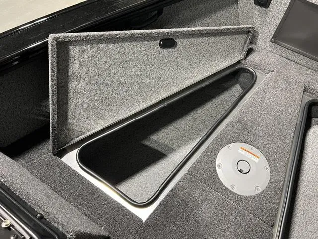 Slide: The Image of Lund 2075 Fisherman Sport 2025 - 16