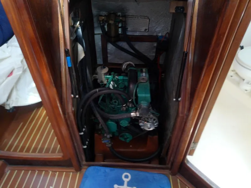 Slide: The Image of Bavaria 37 Cruiser 2001 - 50