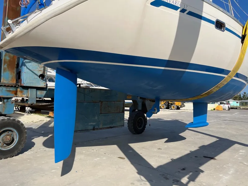 Slide: The Image of Bavaria 37 Cruiser 2001 - 57