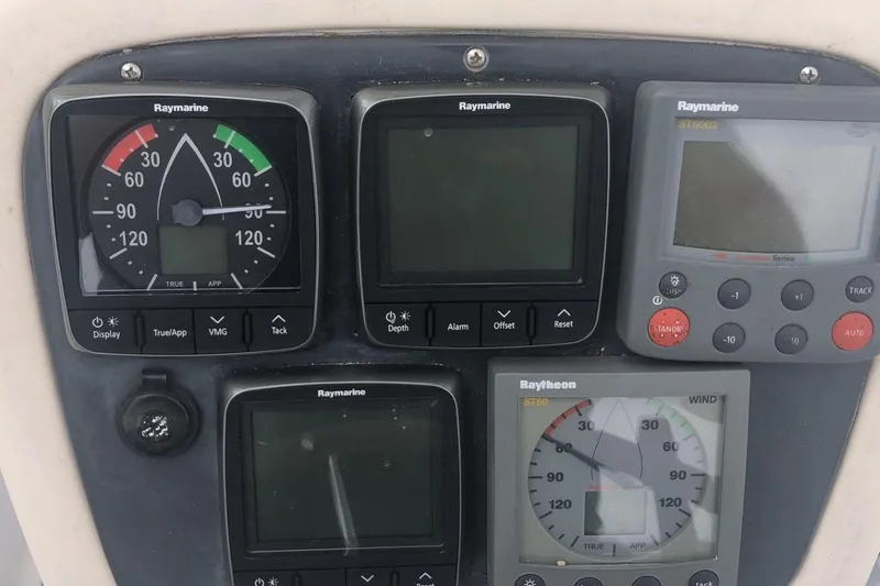 Slide: The Image of Bavaria 37 Cruiser 2001 - 60