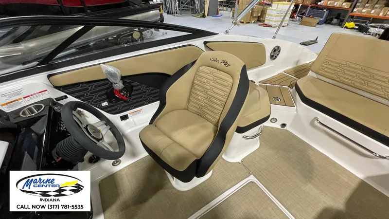 Slide: The Image of Sea Ray SPX 210 2025 - 6