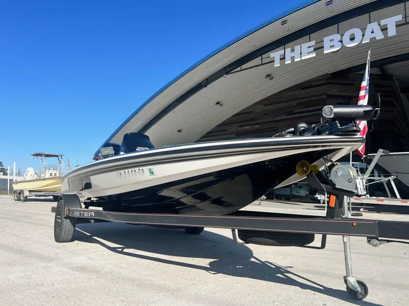 Slide: The Image of Skeeter ZX190 2007 - 2