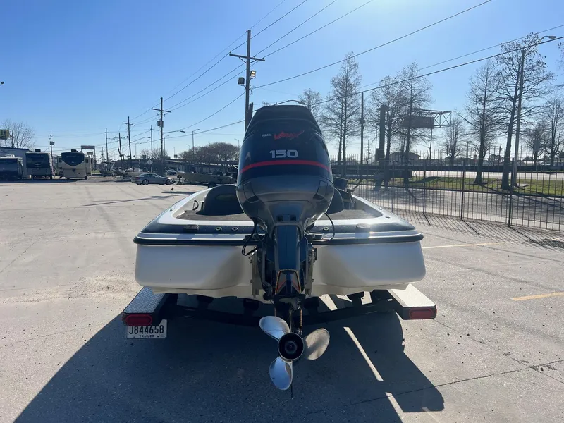 Slide: The Image of Skeeter ZX190 2007 - 8