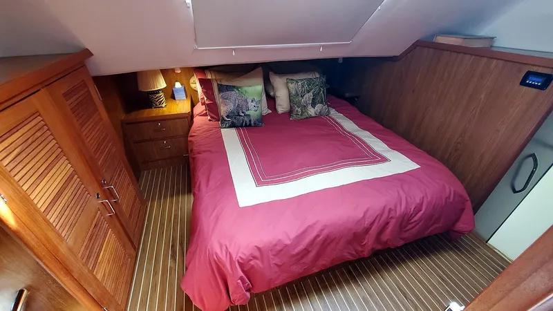 Slide: The Image of Master Stateroom Forward - 25