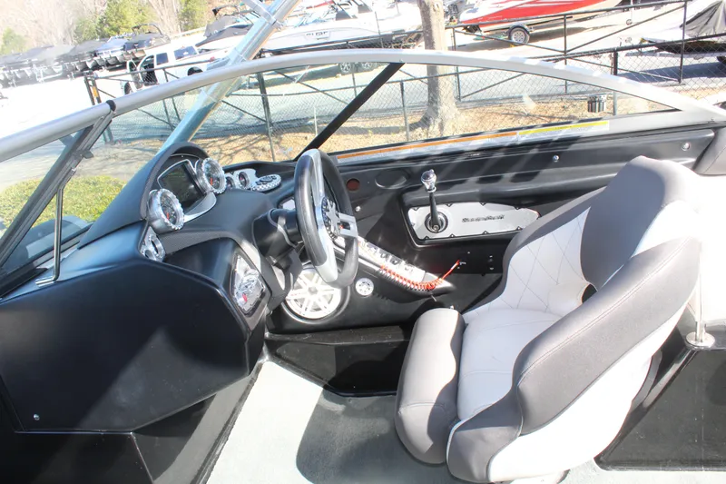 Slide: The Image of MasterCraft X25 2011 - 10