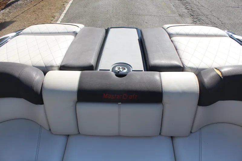 Slide: The Image of MasterCraft X25 2011 - 16