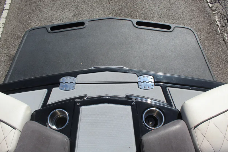 Slide: The Image of MasterCraft X25 2011 - 23