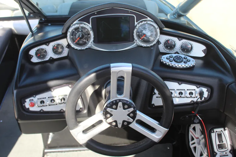 Slide: The Image of MasterCraft X25 2011 - 9