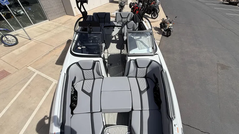 Slide: The Image of Yamaha 255XD 2025 - 102