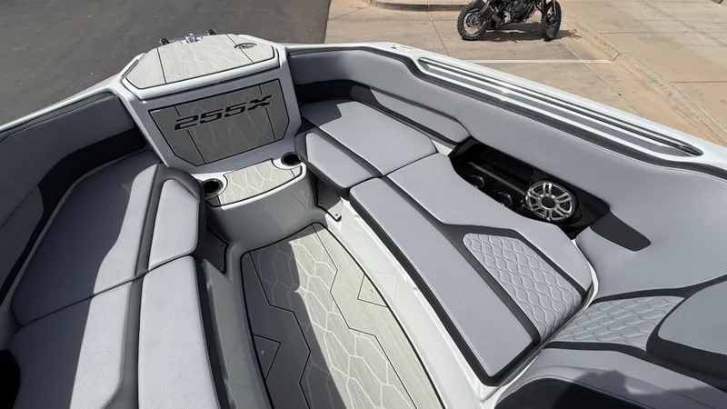 Slide: The Image of Yamaha 255XD 2025 - 66