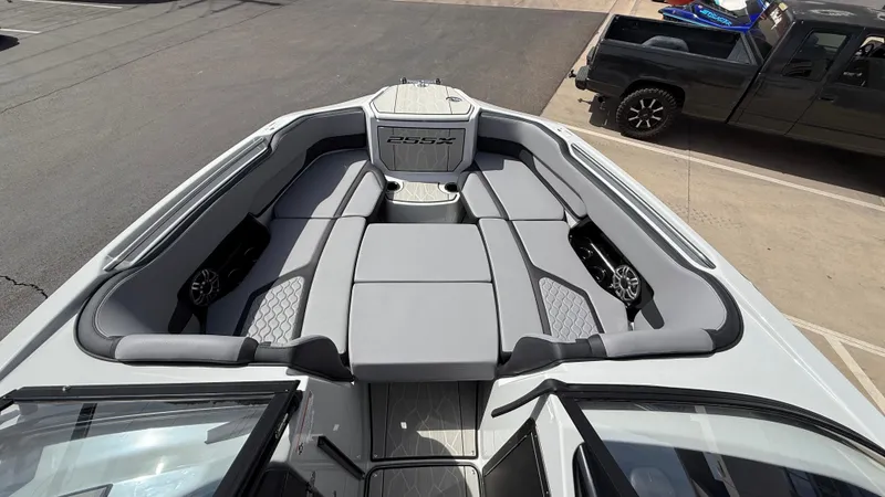 Slide: The Image of Yamaha 255XD 2025 - 72