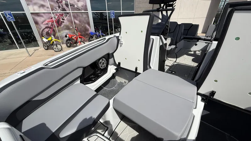 Slide: The Image of Yamaha 255XD 2025 - 75